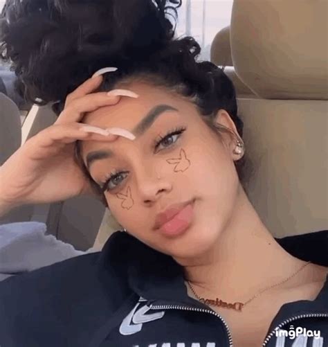Instagram model AyyyeJae has had a pretty eventful week. On Tuesday, Ayyyejae became an overnight star when she revealed that she had hooked up with 7 Phoenix Suns players on Adam22’s No Jumper podcast on Monday night.